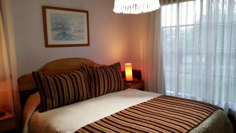 Imagen de la habitación del Hotel Y Caba&ntilde;as Molino Viejo. Foto 13