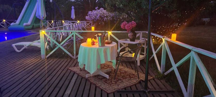 Imagen de la piscina del Hotel Y Caba&ntilde;as Molino Viejo. Foto 18