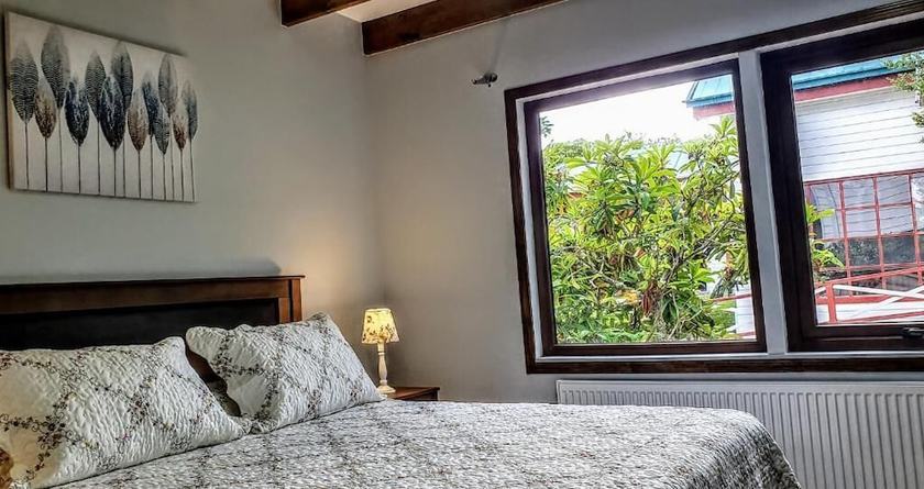 Imagen de la habitación del Hotel Y Caba&ntilde;as Molino Viejo. Foto 16