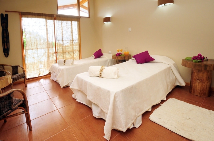 Imagen de la habitación del Hotel Y Caba&ntilde;as Tea Nui. Foto 4