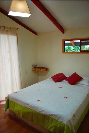Imagen de la habitación del Hotel Y Caba&ntilde;as Tea Nui. Foto 6