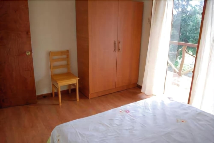 Imagen de la habitación del Hotel Y Caba&ntilde;as Tea Nui. Foto 7