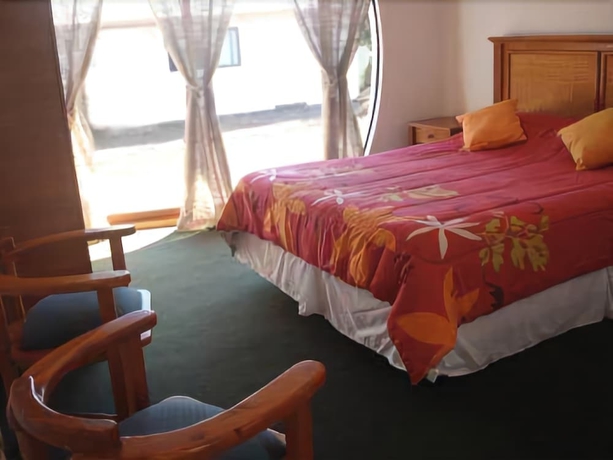 Imagen de la habitación del Hotel Y Caba&ntilde;as Tea Nui. Foto 9