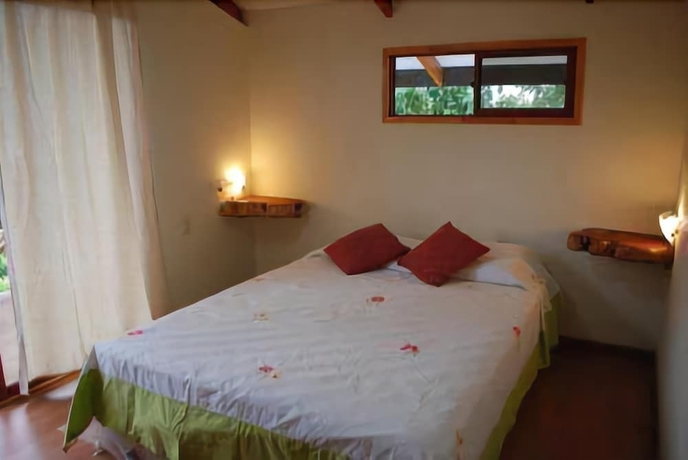 Imagen de la habitación del Hotel Y Caba&ntilde;as Tea Nui. Foto 11