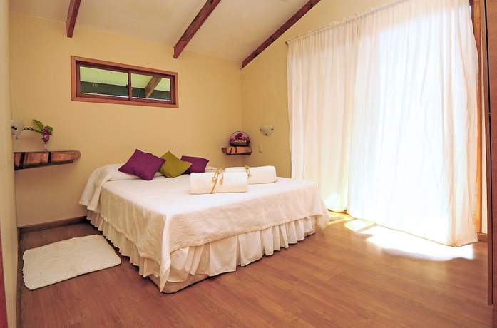 Imagen de la habitación del Hotel Y Caba&ntilde;as Tea Nui. Foto 13