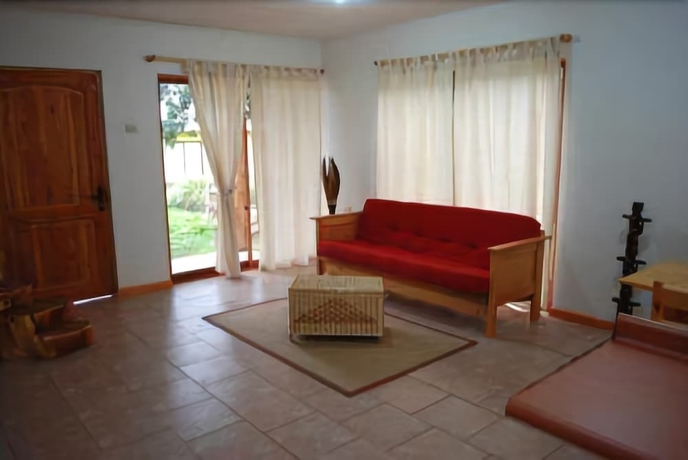 Imagen de la habitación del Hotel Y Caba&ntilde;as Tea Nui. Foto 15