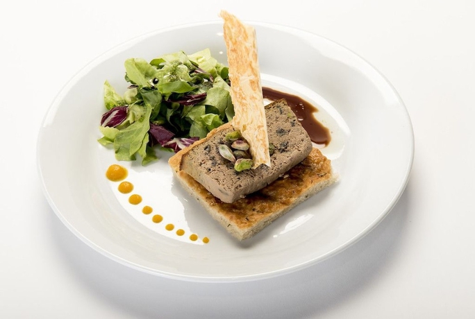 Imagen del bar/restaurante del Hotel Y Casino Del Rio Cipolletti. Foto 7