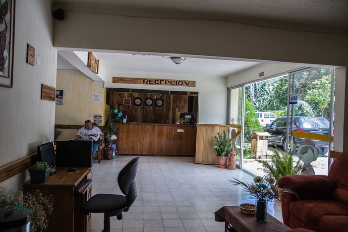 Imagen de los interiores del Hotel Y Centro De Convenciones Jardines Del Lago. Foto 18