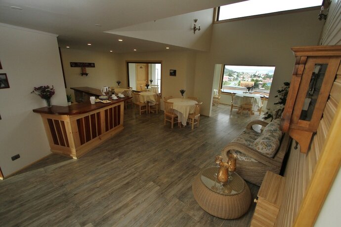 Imagen del bar/restaurante del Hotel Y Departamentos Dein Haus. Foto 16