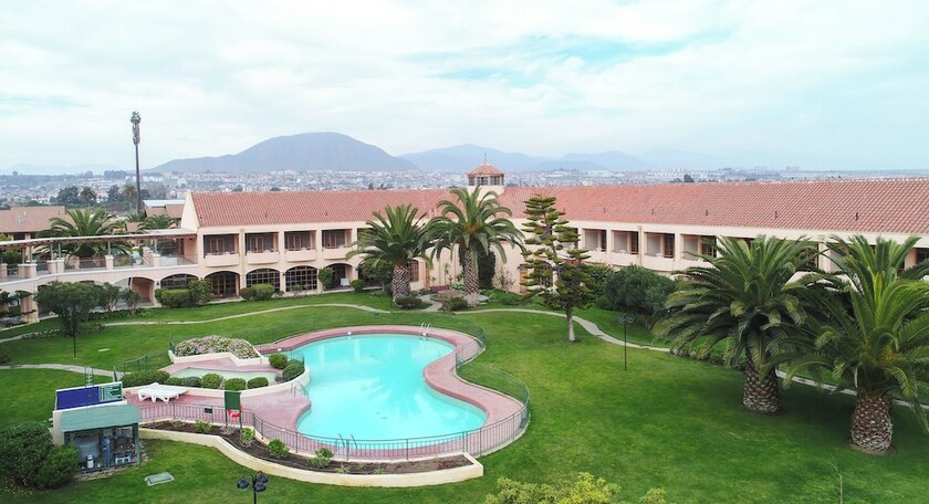 Imagen general del Hotel Y Departamentos La Serena. Foto 10