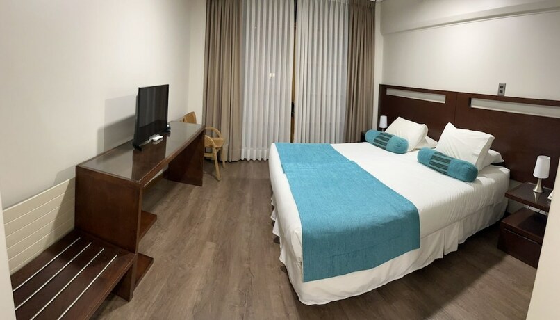 Imagen de la habitación del Hotel Y Departamentos La Serena. Foto 23