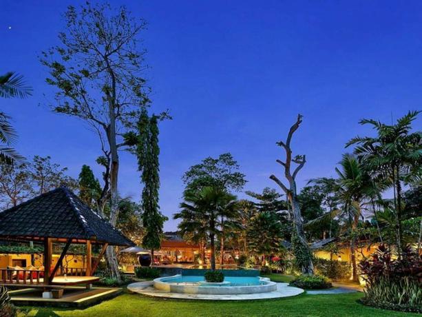Imagen de los exteriores del Hotel Y Resort Ubud. Foto 11