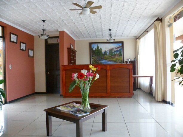 Imagen de los interiores del Hotel Y Restaurante El Guarco. Foto 35