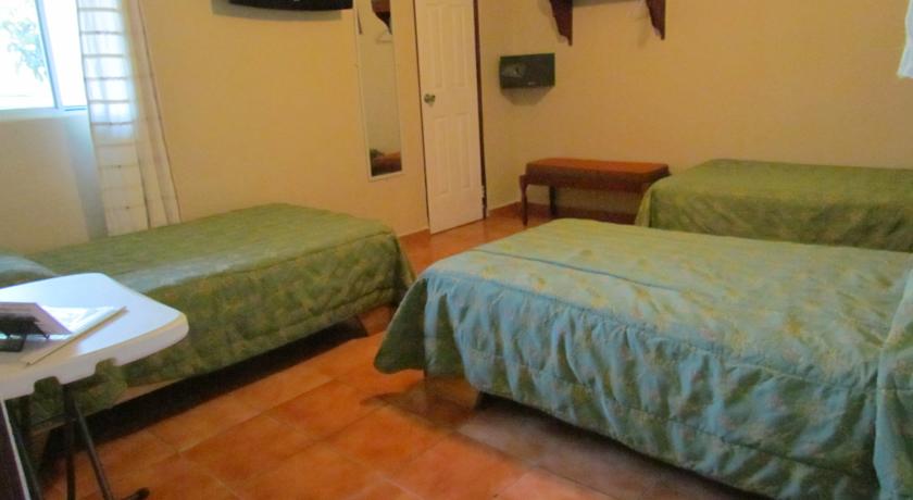 Imagen de la habitación del Hotel Y Restaurante El Oasis. Foto 3