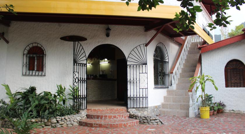Imagen de los exteriores del Hotel Y Restaurante Valle Verde. Foto 5