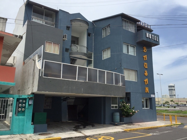 Imagen general del Hotel Y Suites Bausan. Foto 2