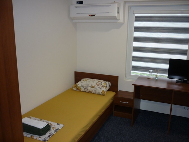 Imagen de la habitación del Hotel YALTA guesthouse. Foto 13