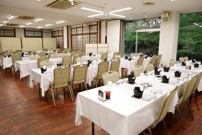 Imagen del bar/restaurante del Hotel YAMANAKAKOHANSO HOTEL SEIKEI. Foto 9