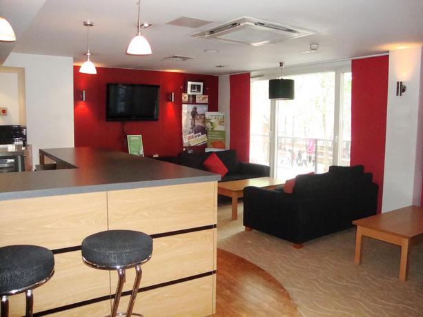 Imagen de los interiores del Hotel YHA London St Pancras. Foto 8