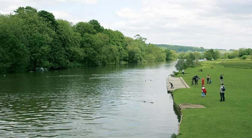Imagen de los exteriores del Hotel YHA Streatley - Hostel. Foto 16