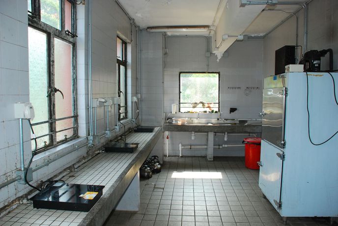 Imagen de los interiores del Hotel YHA Sze Lok Yuen Tai Mo Shan Youth Hostel. Foto 12
