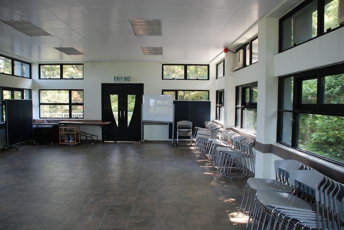 Imagen de los interiores del Hotel YHA Sze Lok Yuen Tai Mo Shan Youth Hostel. Foto 13