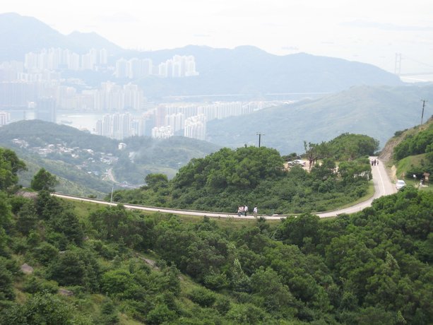 Imagen de los exteriores del Hotel YHA Sze Lok Yuen Tai Mo Shan Youth Hostel. Foto 8
