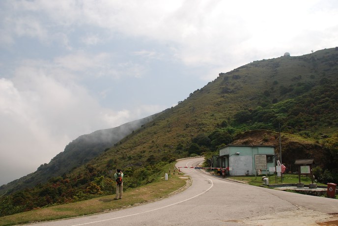 Imagen de los exteriores del Hotel YHA Sze Lok Yuen Tai Mo Shan Youth Hostel. Foto 10