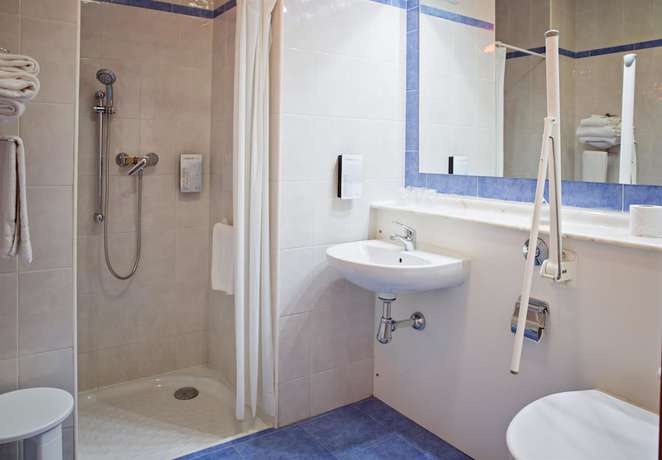Imagen de la habitación del Hotel YIT Ciudad de Elche. Foto 8