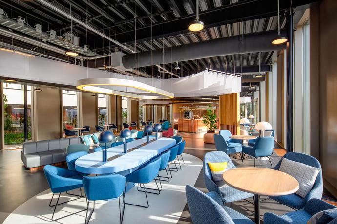 Imagen del bar/restaurante del Hotel YOTEL Amsterdam. Foto 2