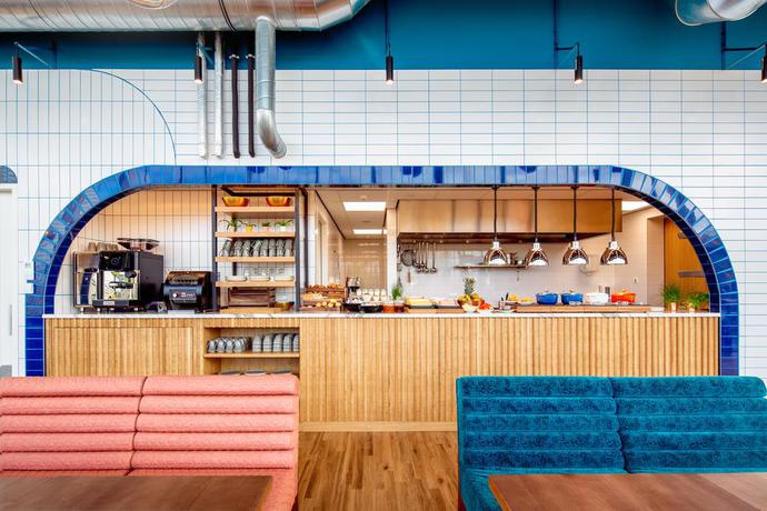 Imagen del bar/restaurante del Hotel YOTEL Amsterdam. Foto 3