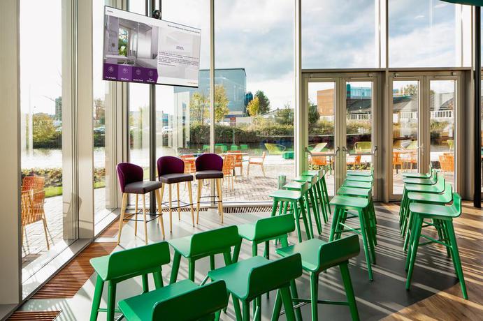 Imagen de los interiores del Hotel YOTEL Amsterdam. Foto 15