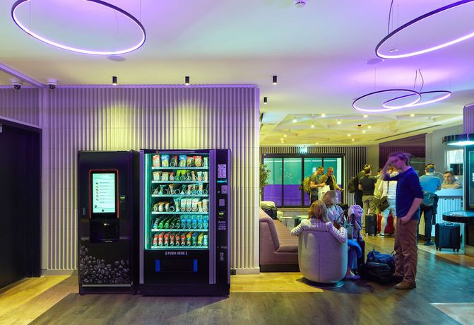Imagen de los interiores del Hotel YOTEL Istanbul Airport LANDSIDE, City Entrance. Foto 18