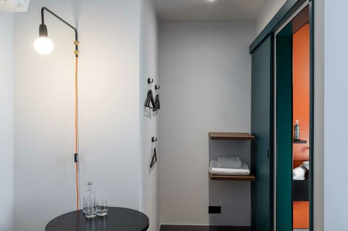 Imagen general del Hotel YOTEL Manchester Deansgate. Foto 4