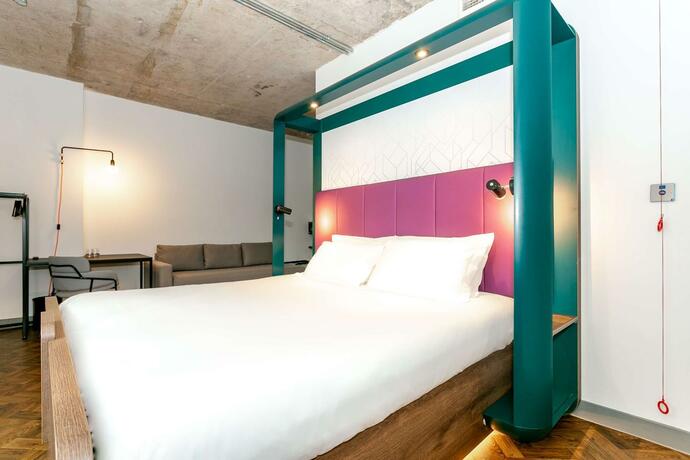 Imagen general del Hotel YOTEL Manchester Deansgate. Foto 13