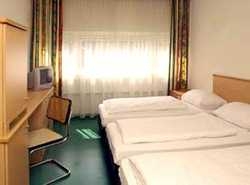 Imagen de la habitación del Hotel YOUTHOTEL. Foto 2