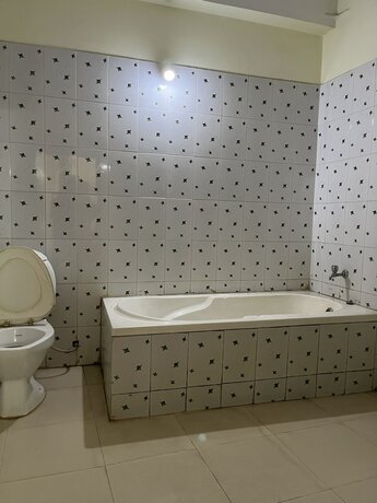 Imagen general del Hotel YSM Grand, Tezpur. Foto 3