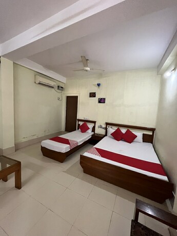 Imagen general del Hotel YSM Grand, Tezpur. Foto 7