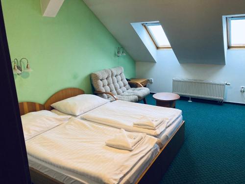 Imagen de la habitación del Hotel YURA hotel Čeladn&aacute; - WELLNESS ZDARMA. Foto 18