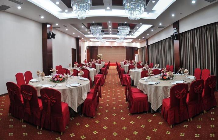 Imagen del bar/restaurante del Hotel Ya Tai, Changchun. Foto 2