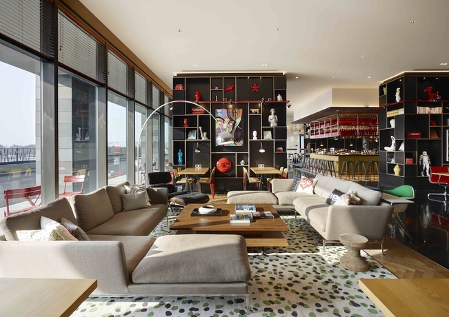 Imagen de los interiores del Hotel YaTi by Artyzen Hongqiao Shanghai. Foto 11