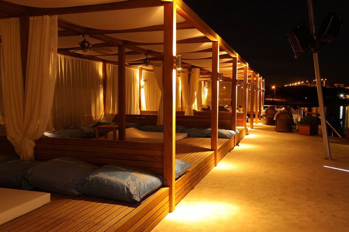 Imagen de los interiores del Hotel Yacht Club. Foto 13