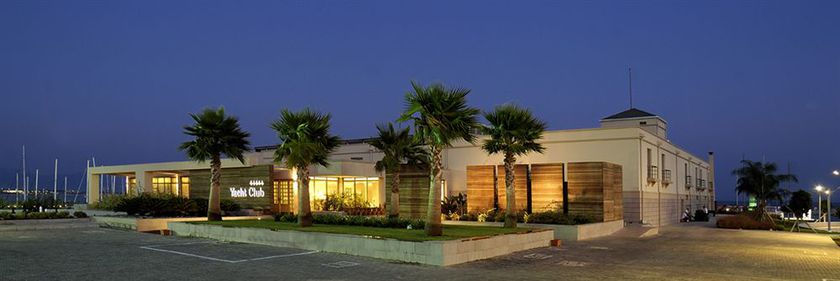 Imagen de los interiores del Hotel Yacht Club. Foto 14