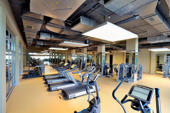 Imagen del bar/restaurante del Hotel Yacht Club. Foto 3