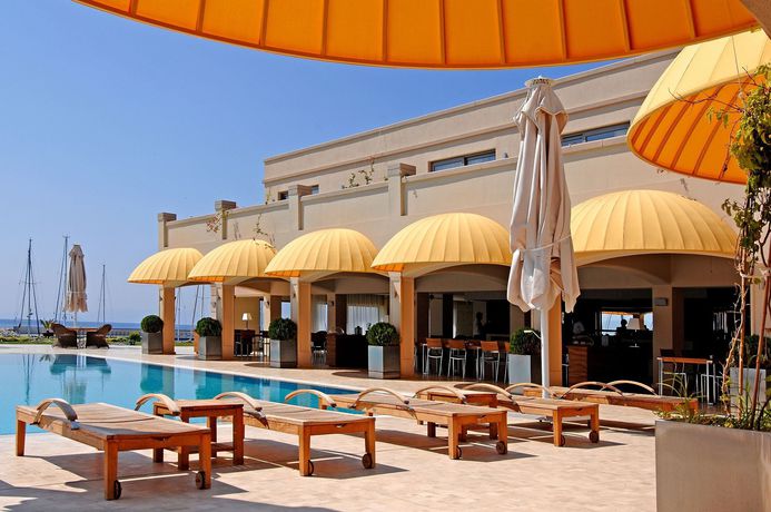 Imagen del bar/restaurante del Hotel Yacht Club. Foto 4