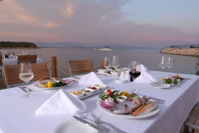 Imagen del bar/restaurante del Hotel Yacht Club. Foto 7