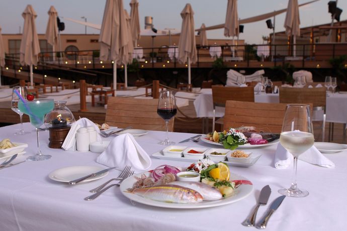 Imagen de los interiores del Hotel Yacht Club. Foto 15