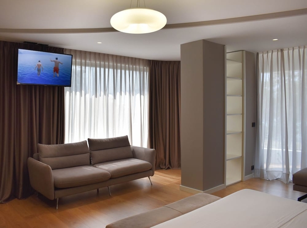 Imagen de la habitación del Hotel Yacht. Foto 15