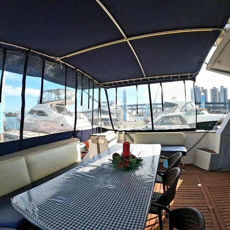 Imagen general del Hotel Yacht King. Foto 3