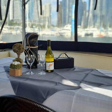 Imagen de la habitación del Hotel Yacht King. Foto 24